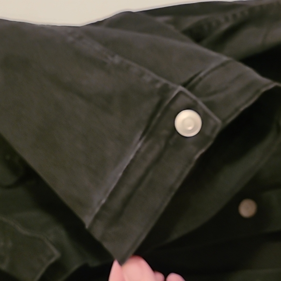 Cropped Black Denim Jacket - Picture 5 of 8